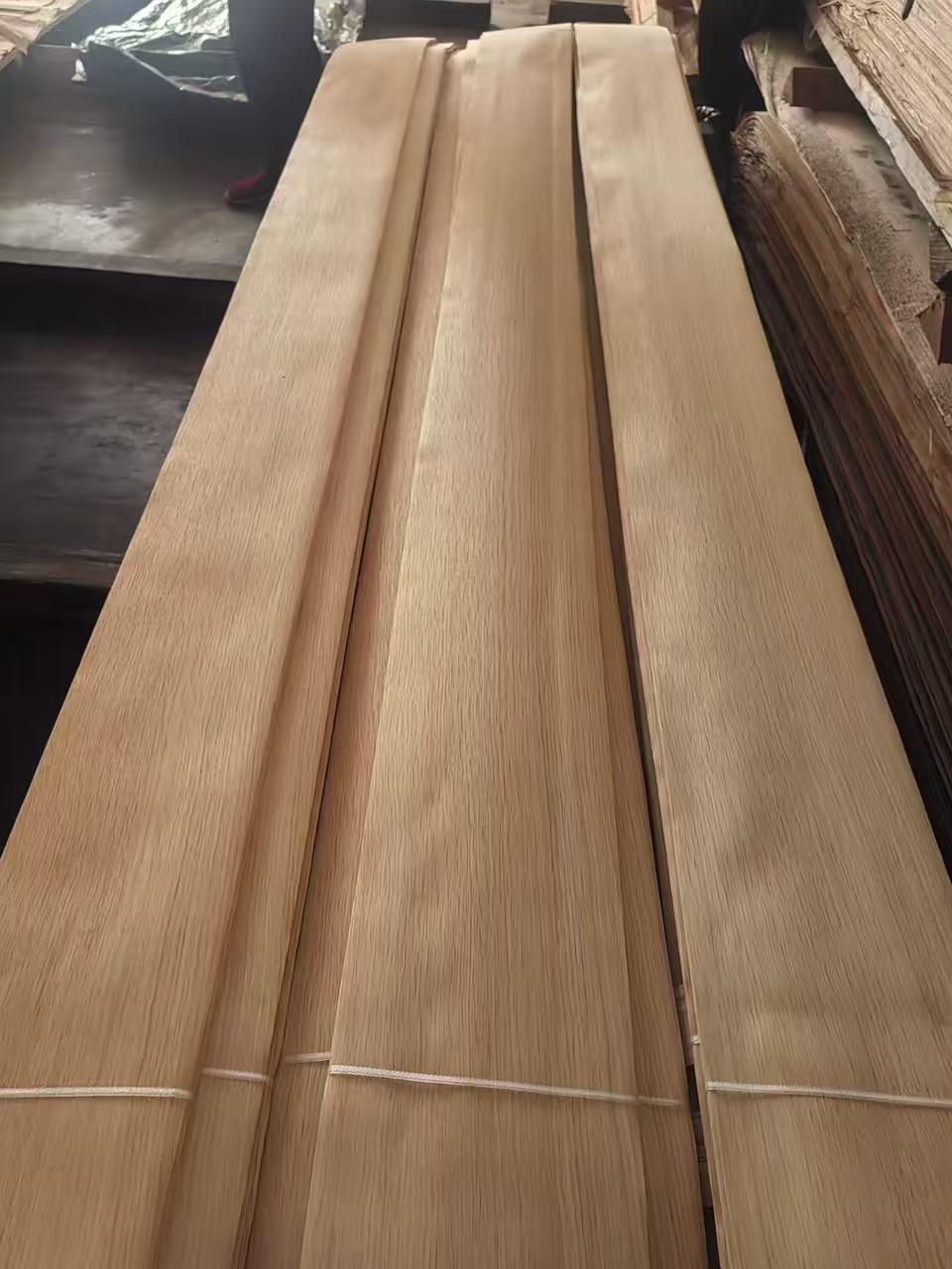 White Oak veneer for flooring